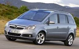 ¿Cuánto mide Opel Zafira 2007?