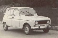 ¿Cuántos caballos tenía el Renault 4 4?